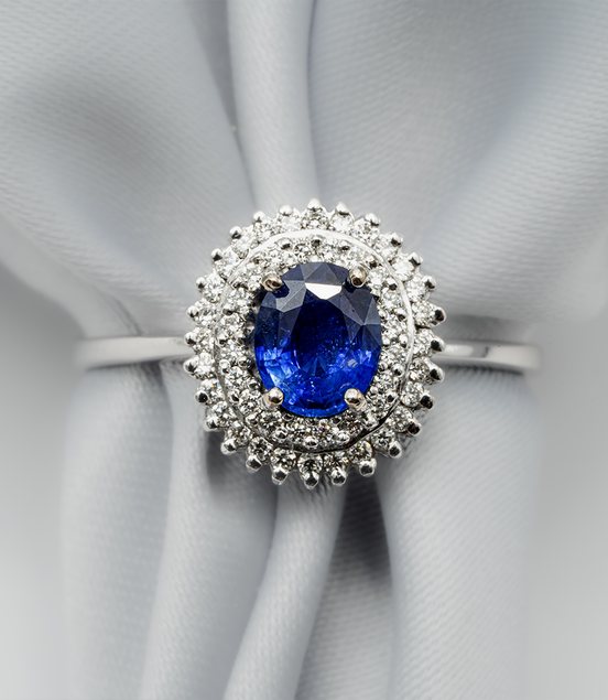 Where Classic Diamonds Meet the Mesmerizing Blue Sapphire – 18K White Gold Ring