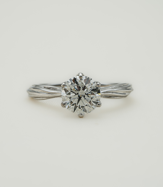 A Sparkling Promise – One Carat Diamond Ring in 18K White Gold