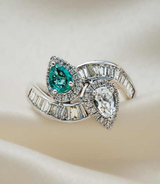 Dual Elegance – 18K White Gold Emerald, White Sapphire & Diamond Ring