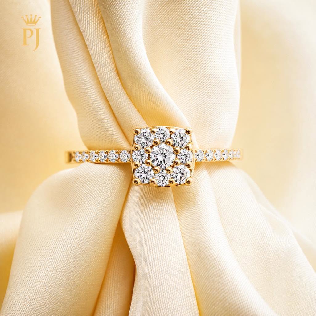 18k yellow gold cluster ring