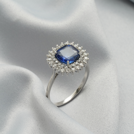 Blue Sapphire &amp; Diamond Halo Ring – 18K White Gold