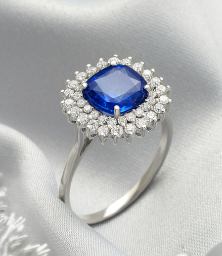 Blue Sapphire &amp; Diamond Halo Ring – 18K White Gold