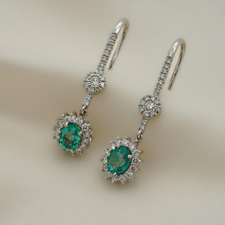 Emeralds – The Gem of Royalty, Diamonds – The Stars of Elegance