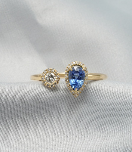 Dual Harmony – 18K Yellow Gold Ring with Blue Sapphire &amp; Diamond