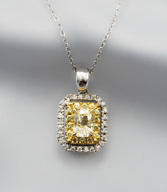 Radiance of Wisdom – 18K White Gold & Yellow Gold Necklace with Yellow Sapphire & Diamonds
