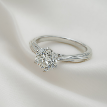 A Sparkling Promise – One Carat Diamond Ring in 18K White Gold