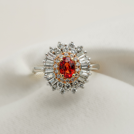 A Fiery Statement – 18K White Gold Ring with Rare Orange Sapphire &amp; Diamonds