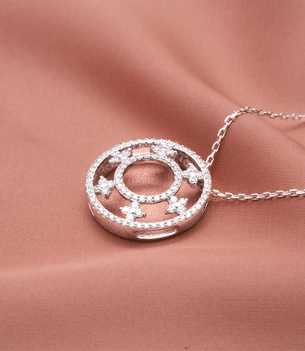 18K White Gold Diamond Circle Necklace