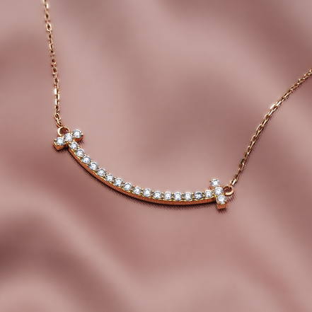 Radiant Smiles – 18K White Gold Necklace with Diamonds