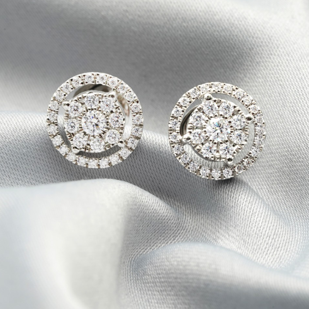 Moonlit Brilliance – 18K White Gold VVS1 Diamond Earrings